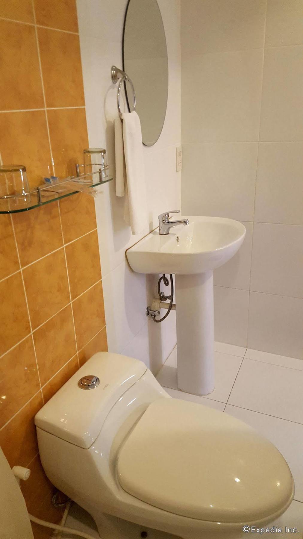 M Suites Hotel Makati City Екстериор снимка