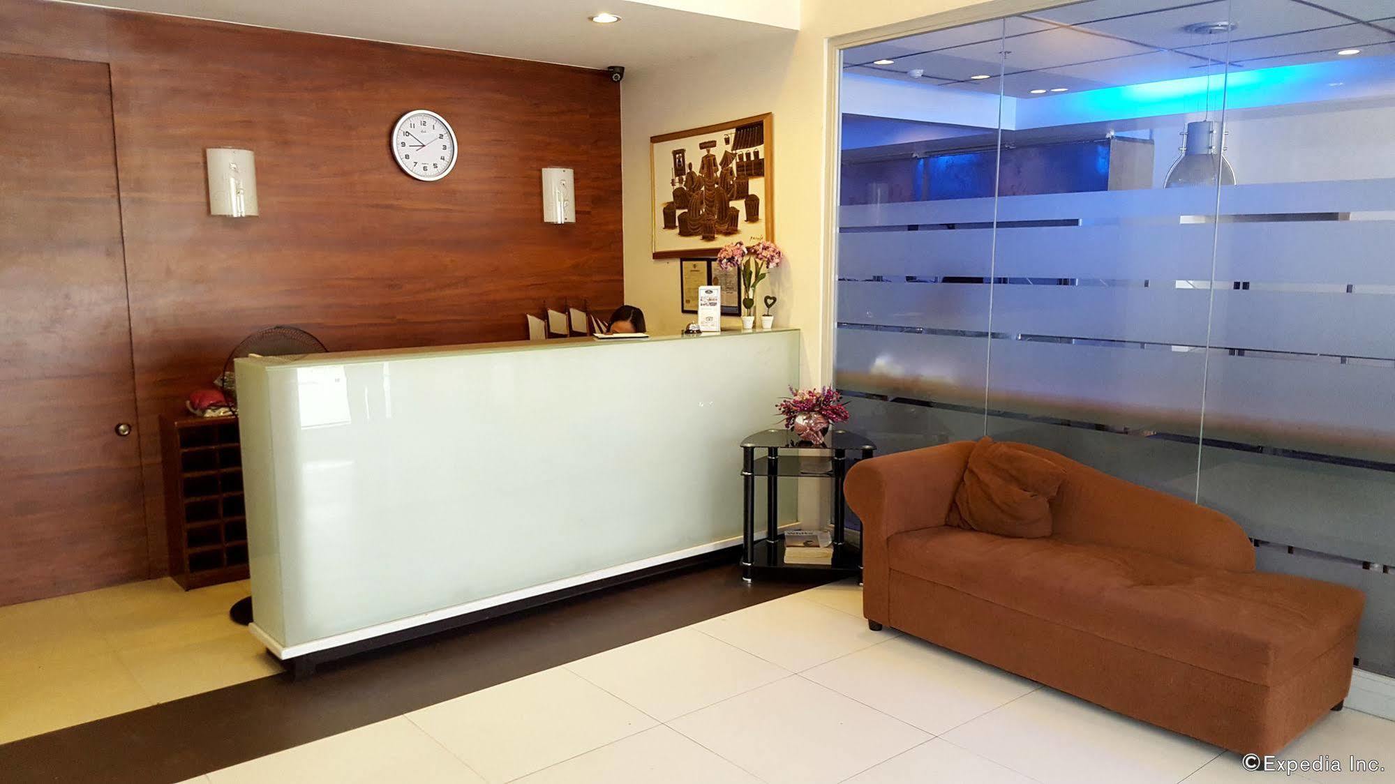 M Suites Hotel Makati City Екстериор снимка