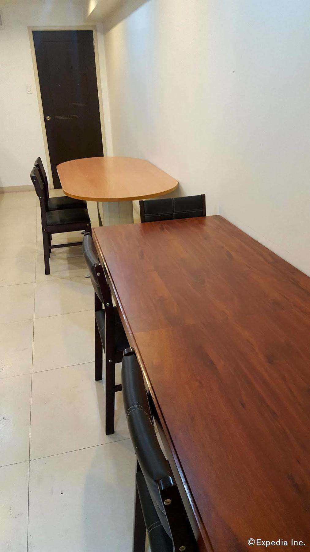 M Suites Hotel Makati City Екстериор снимка